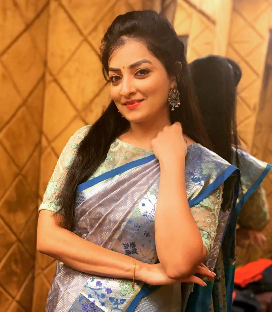 etv abhiruchi madhuri kandavalli in blue pattu saree blouse